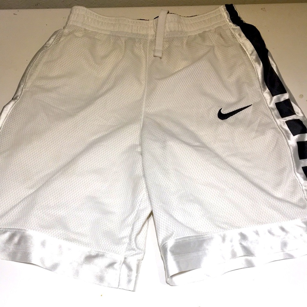 Boys Nike Sri fit shorts